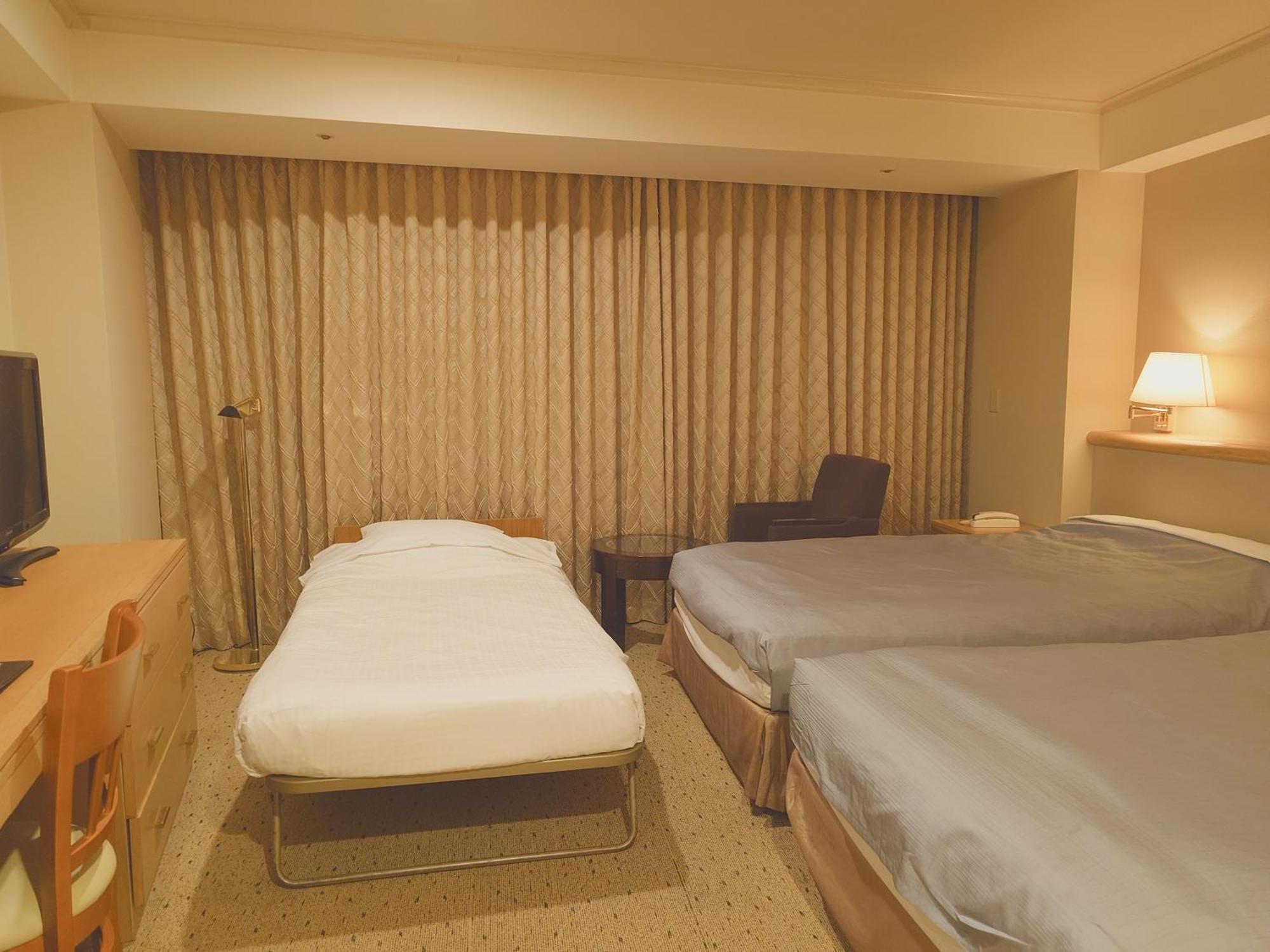 Hotel Breezbay And
