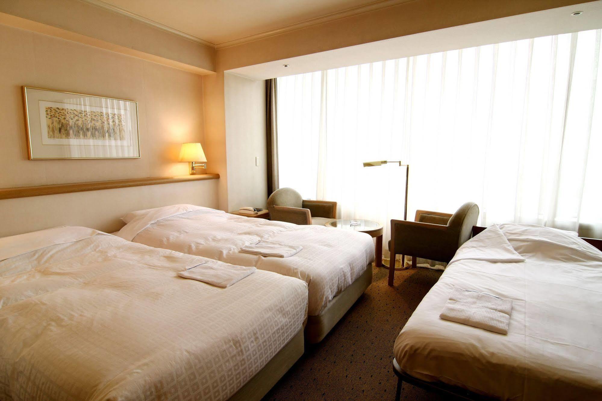 Breezbay And Hotel